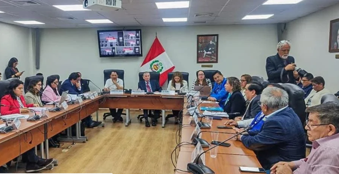 SINESSS defendió ante el Congreso la autonomía de EsSalud y su rechazo al DL 1666 SINESSS defendió ante el Congreso la autonomía de EsSalud y su rechazo al DL 1666